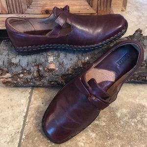 Born Brown Leather Loafer